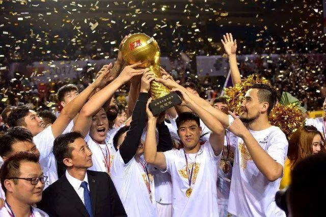 第三次参加！官方：李贤重将代表马刺参加2026年拉斯维加斯夏联